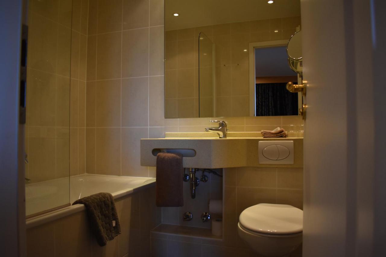 Hotel Atlanta Valkenburg aan de Geul ภายนอก รูปภาพ